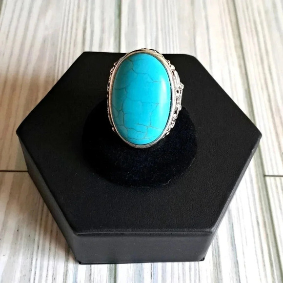 Paparazzi Accessories | Fashion Ring | Turquoise | Fits Size 6 to 10 | NWT - Picture 1 of 2